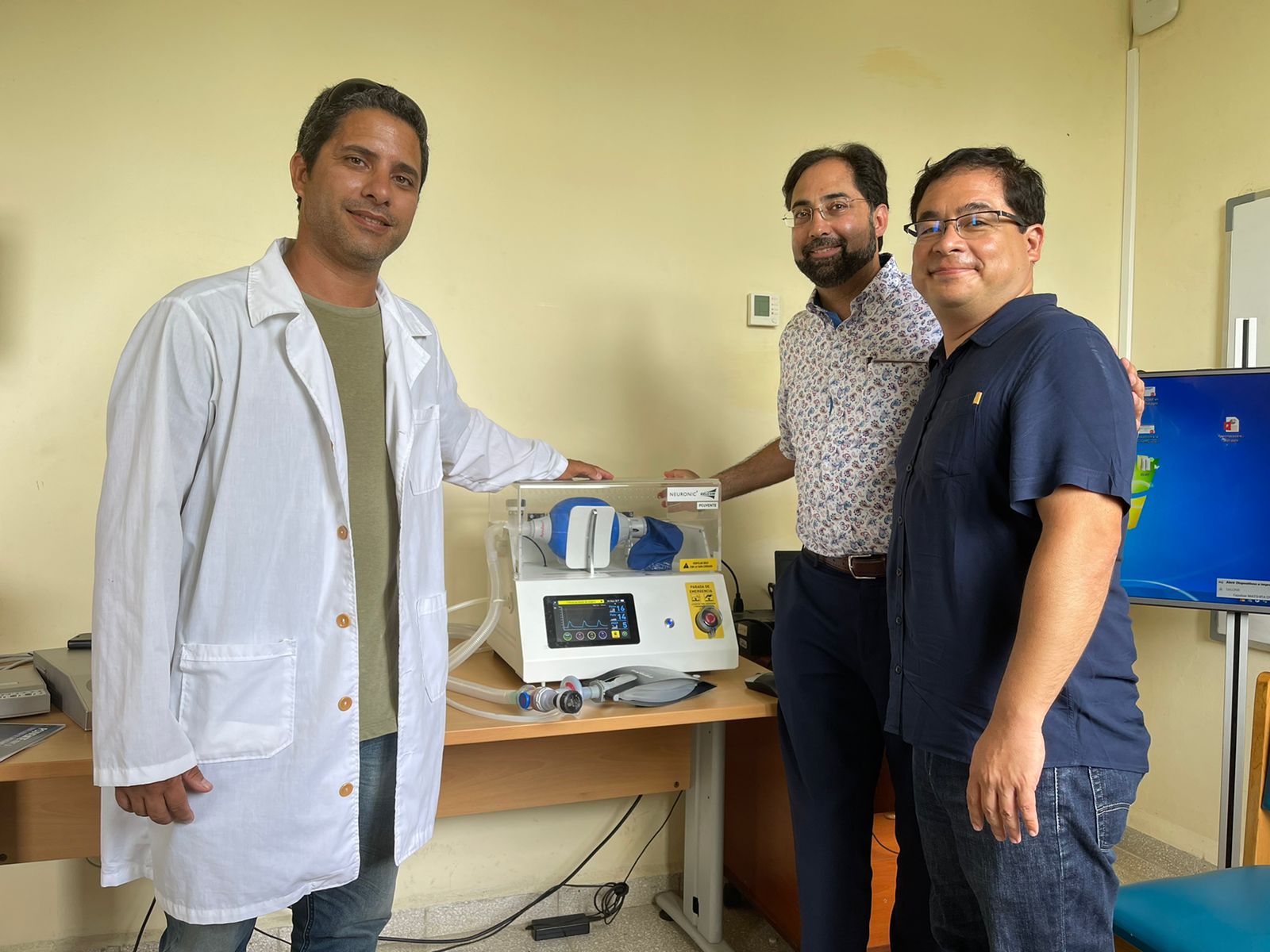 Dr. Benjamín Castañeda visitó Centro de Neurociencias de Cuba