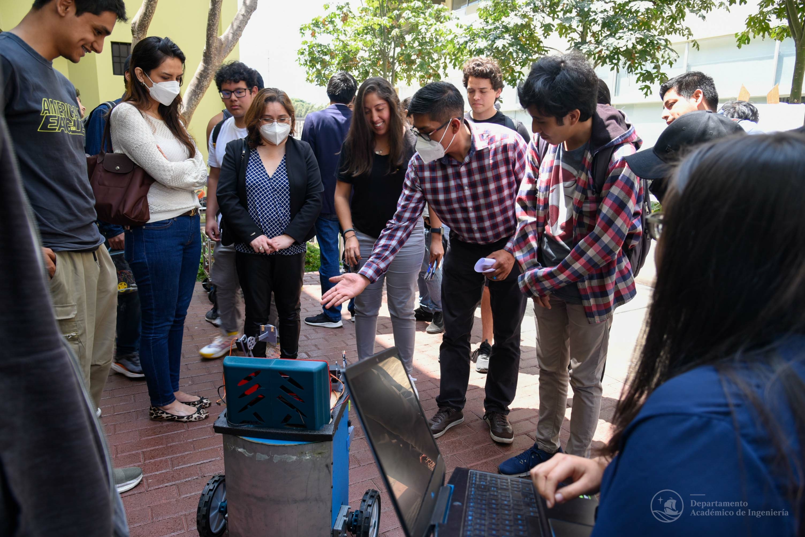 Ingeniería Mecatrónica realizó “Feria de Exhibición de Proyectos y Posters”