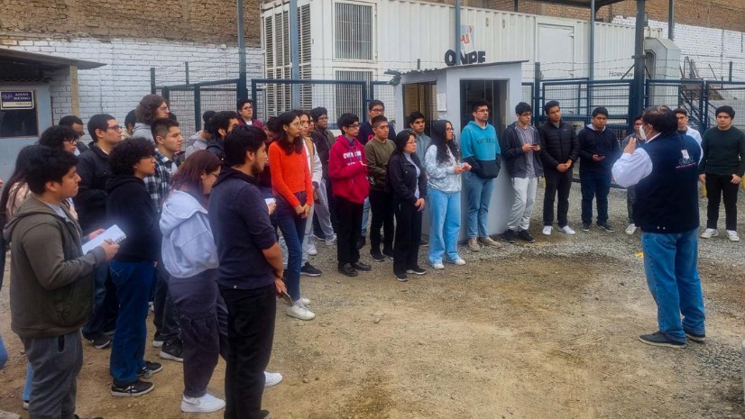 Alumnos de Ingeniería Informática visitaron el centro de procesamiento alterno de la ONPE