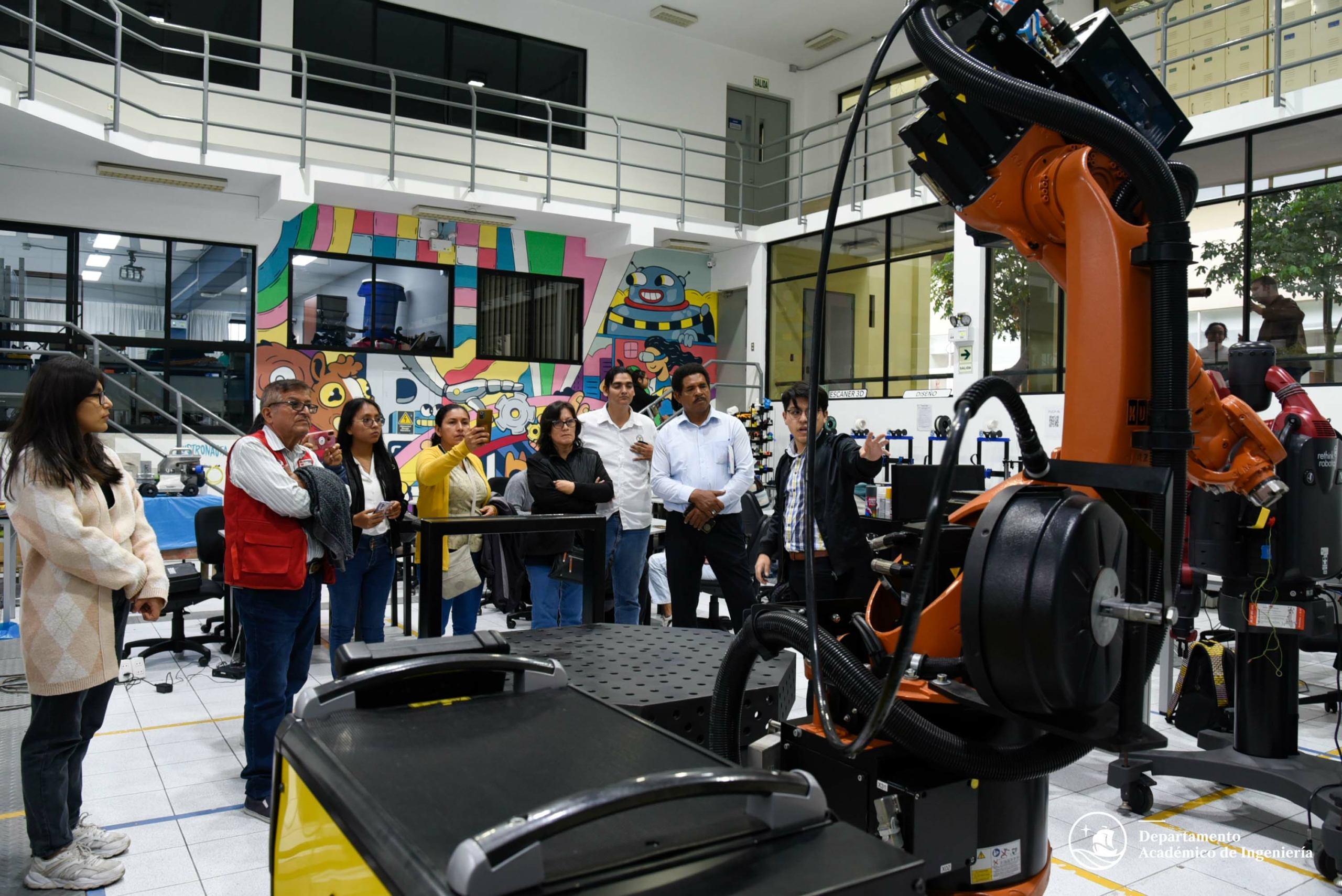 Visita de destacadas universidades nacionales a Ingeniería PUCP