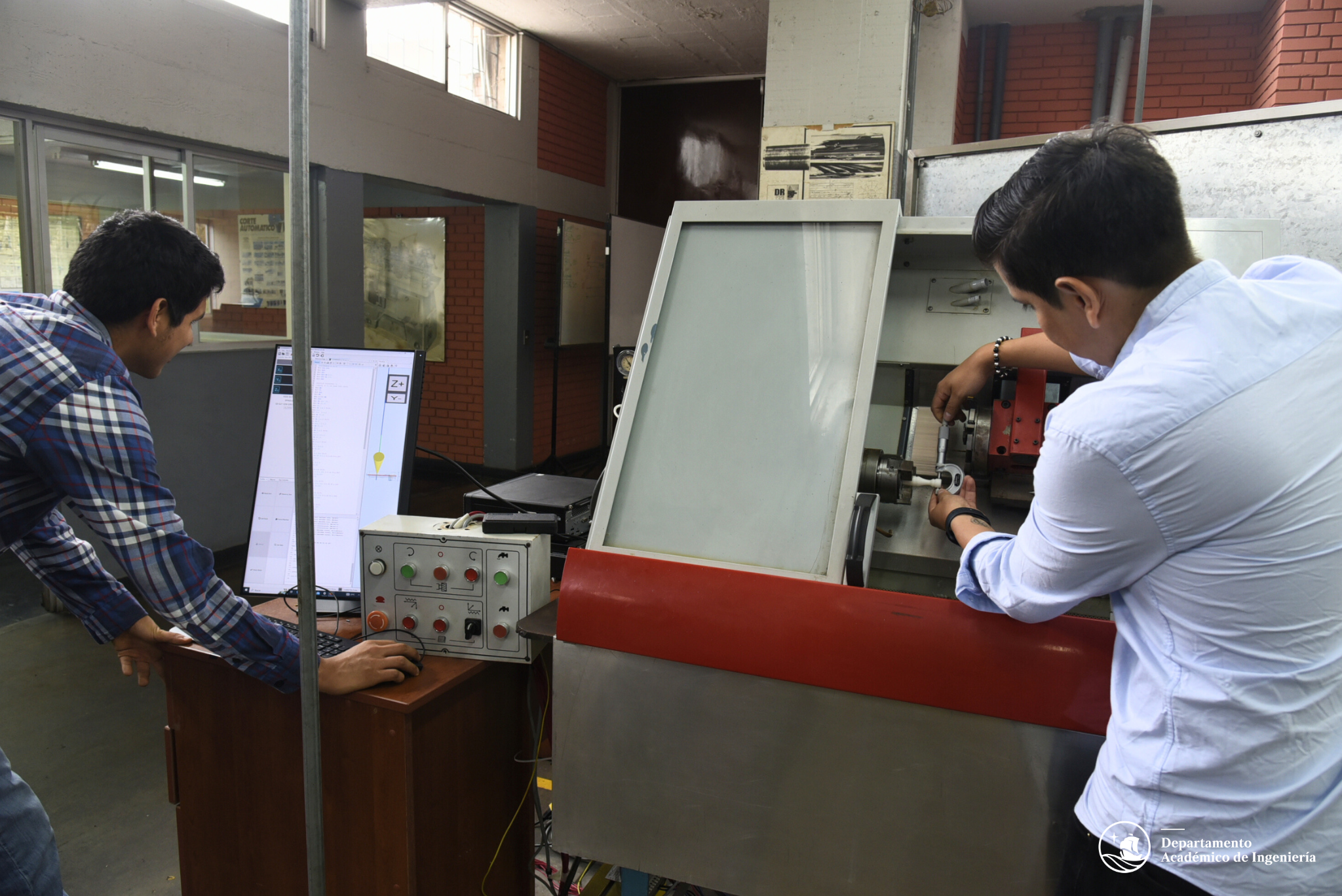 Implementación de máquina con piezas recuperadas impulsa la economía circular en Ingeniería PUCP